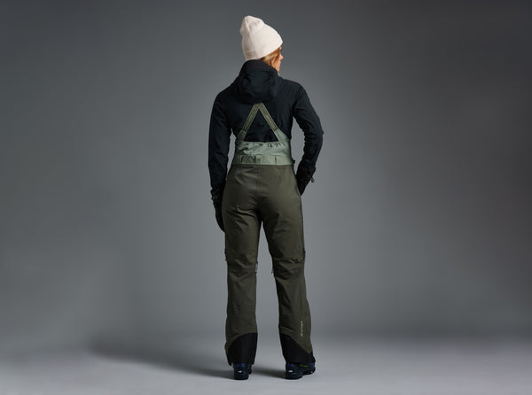 W's The Defiant Bib